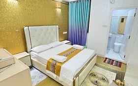 Ontrack Travel - Room